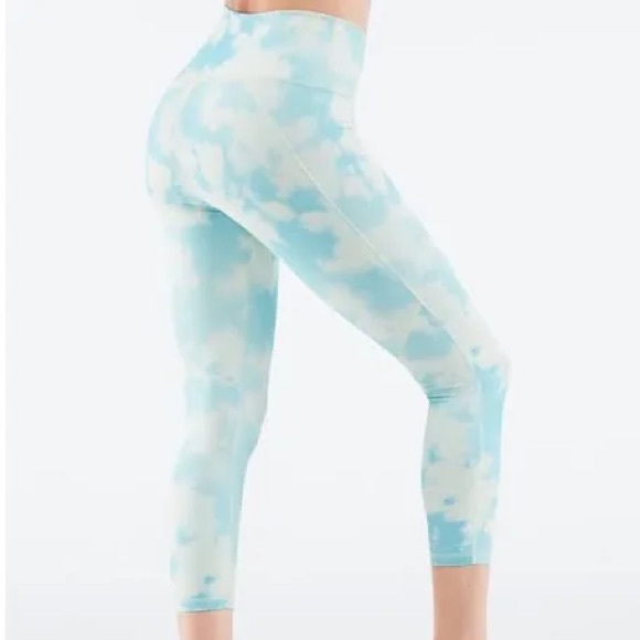 Fabletics Power Hold Crop Leggings AND Mila Bra Cloud Print Set - Picture 1 of 6